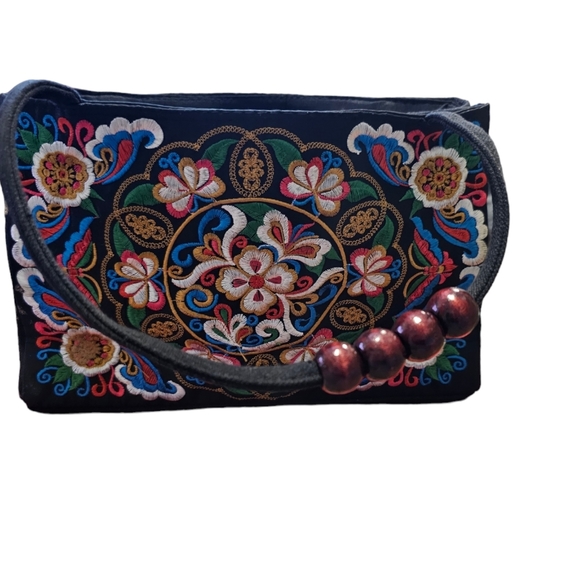 NWOT Black Embroidered Medium Size Tote Bag Purse - Picture 4 of 6